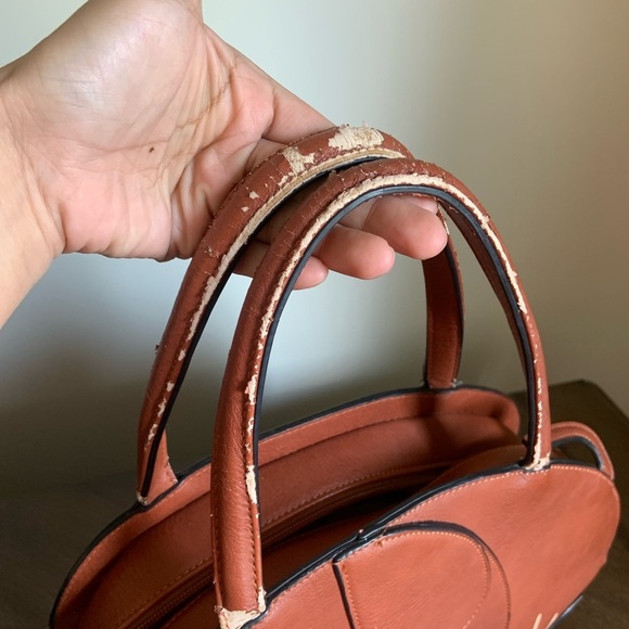 Unique Pig Handbag with Brown & Orange Tones - Picture 4 of 10